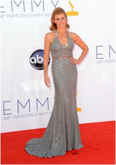 Oh our fave! Connie Britton (star of the insanely addictive American Horror Story) looks totally amazing. Love love love the gunmetal. It’s an Andrew GN gown and Sutra jewels!